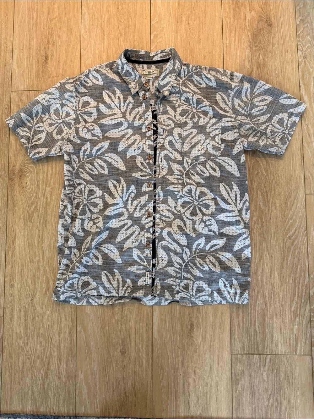 Men's Grey Floral-Print Short Sleeve Button-Down Shirt